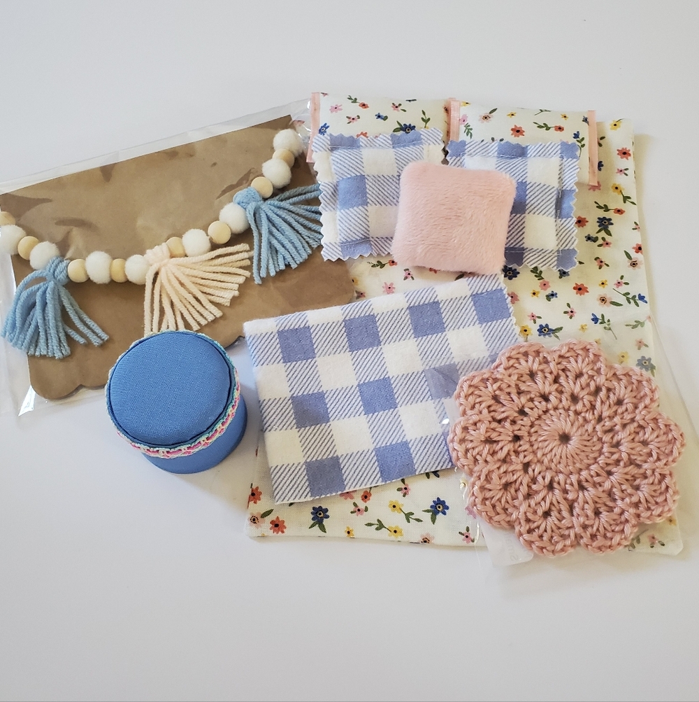 Miniature Dollhouse 1:12 Scale Blue Pink Decorative Pieces Maileg